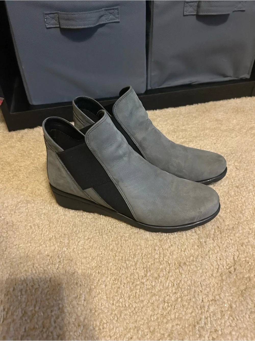 New THE FLEXX women’s Grey Chukka Boots with Black Elastic Panels 7.5
